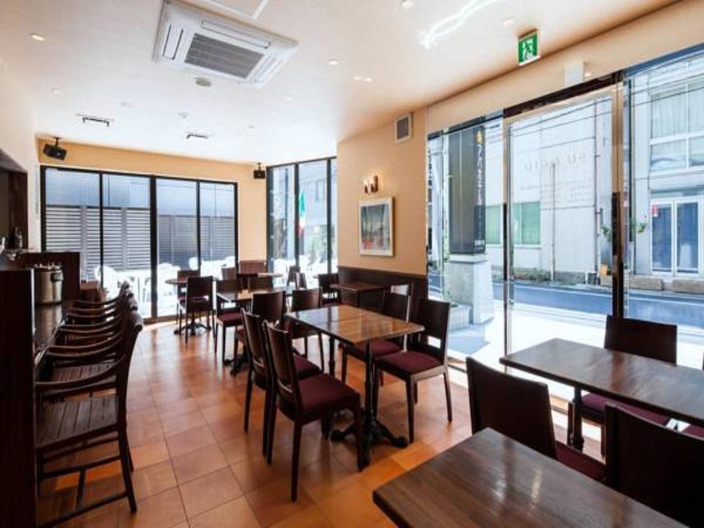 Apa Hotel Shimbashi Toranomon Tokyo Exterior photo